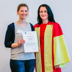 Poster prize winner Hanna von Preetzmann with IGSN Director Denise Manahan-Vaughan